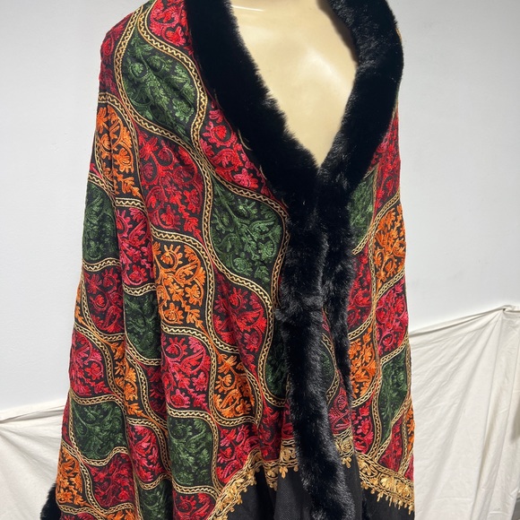 Pashmina shawl stole scarf for women | Wedding shawl | Bridal shawl |with fur - Picture 3 of 11